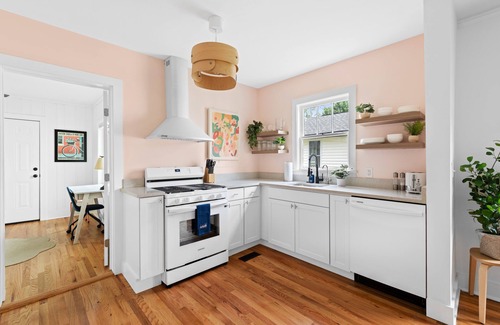 North Charleston House | Lotus Petal: Tranquil Space in Park Circle
