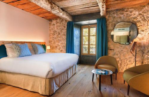Cotignac Hotel | LOU CALEN
