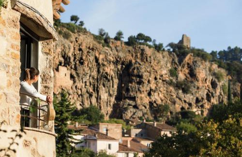Cotignac Hotel | LOU CALEN