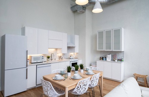 West Main Historic District Condo | Lou-City Penthouse by Hollyhock Suites