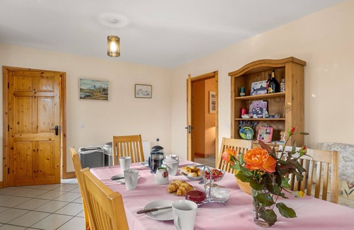 Neale Ski Chalet | Lough Mask Fishing Lodge - Ideal for groups