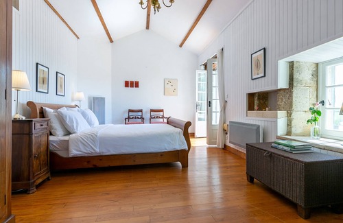 Lusignac House | Loups d'Or up to 10 guests + private salt water pool + panoramic views