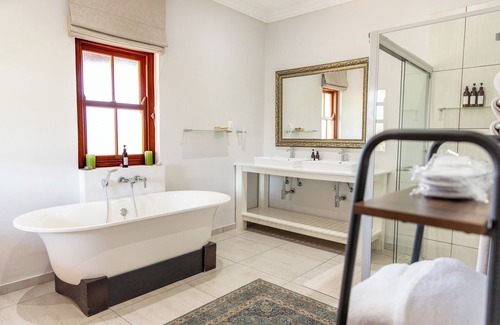 Vlottenburg House | Lovane Boutique Wine Estate & Guesthouse