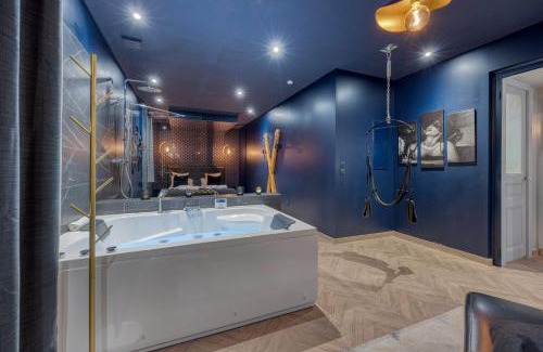 Aix-les-Bains City Center Apartment | Love Room L'Aixtase - Oasis Romantique à Aix-les-Bains