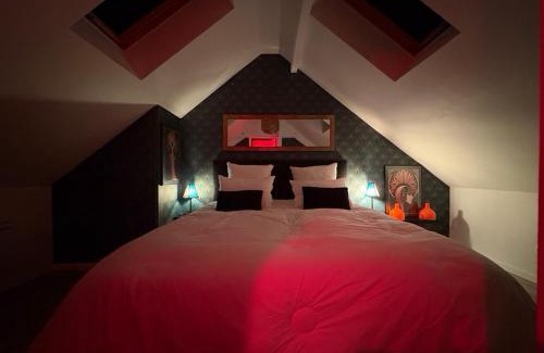 Sainte-Genevieve Bed & Breakfast | Love Room Lili Bulle