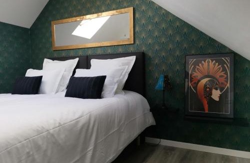 Sainte-Genevieve Bed & Breakfast | Love Room Lili Bulle