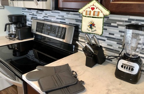Glenwood Grove - North Iris Condo | ❤Love This Home ! 2B/2B. Quiet Oasis. Fast Wi-Fi, Pet Friendly