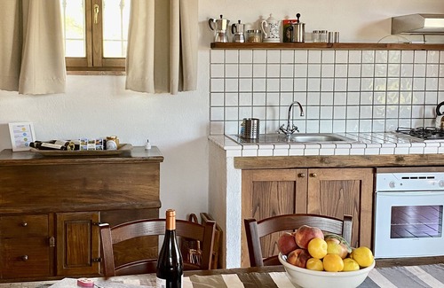 Castiglione della Pescaia House | Lovely outbuilding in Follona for 2-4 people