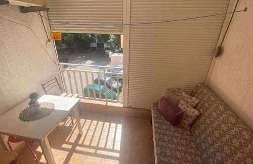 Velji Vinogradi Apartment | Lovely 1-bedroom apartment 2min from the beach