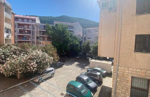 Velji Vinogradi Apartment | Lovely 1-bedroom apartment 2min from the beach