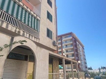 Velji Vinogradi Apartment | Lovely 1-bedroom apartment 2min from the beach