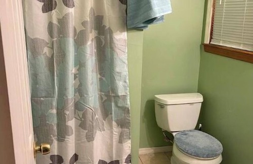 Copiague Apartment | Lovely 1-Bedroom Apt With King Bed, 55” Smart Tv.