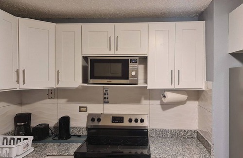 Eastwood Park Condo | Lovely 1-bedroom condo in centrally located area