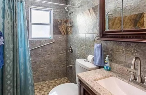 Sarasota Apartment | Lovely 1 Bedroom Unit Across from Lido Key Beach