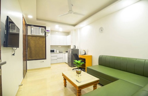 Gurugram Apartment | Lovely 1 bhk Serviced Apartment With Balcony