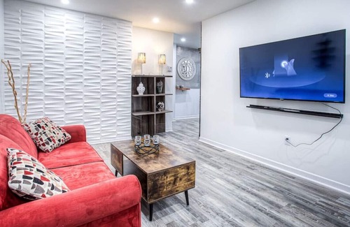 Mercier-Hochelaga-Maisonneuve Condo | Lovely 1BR condo with Parking