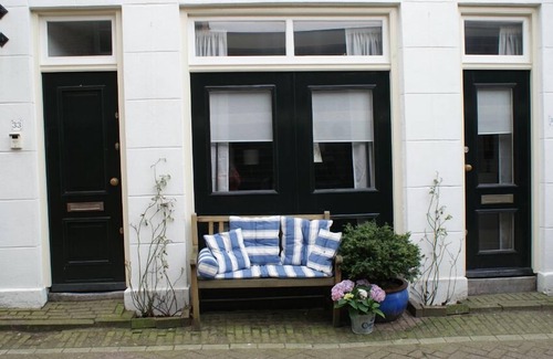 Haarlemmerbuurt Apartment | Lovely 1st Floor Apartment in Historic Canal House, Jordaan, Center, Amsterdam