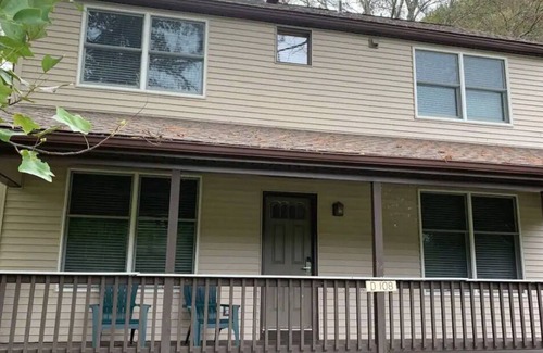 East Stroudsburg Resort | Lovely 2 Bedroom in Shawnee! Amenities Galore!