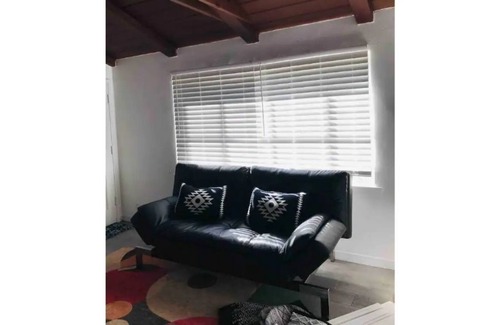 Upper Telegraph Apartment | Lovely 2 bedroom apartment… home away from home 🏠
