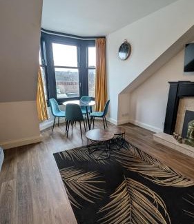 Greenock Apartment | Lovely 2 Bedroom Apartment in Central Location