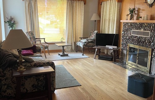 Troy House | Lovely 2-bedroom house in Troy