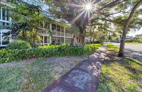 Saint Armands Key Condo | Lovely 2 Bedroom near St. Armands! SAKA11A