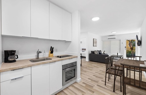 East Little Havana Apartment | Lovely 2BR, 10min Downtown.