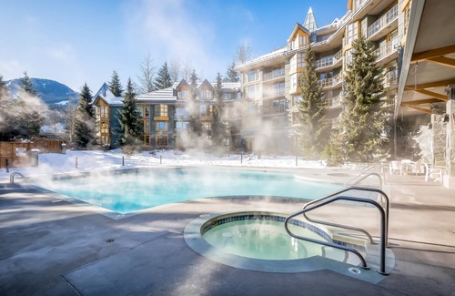 Village North Apartment | Lovely 2nd-floor studio with ski view, pool, hot tubs & saunas - walk to lifts