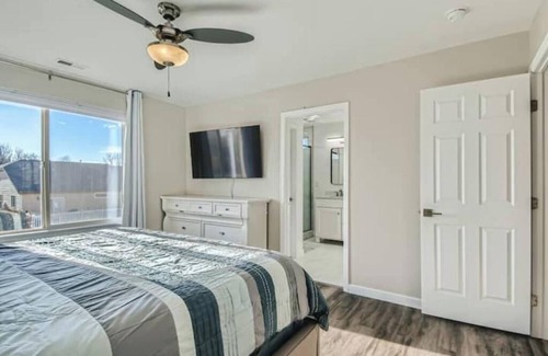 Thornton Hotel | Lovely 3 BDR/3 BA - 20 Min Denver