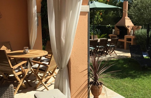 Alcudia Villa | Lovely 3 bdr villa w aircon & wi-fi, private saltwater pool, 400m to beach