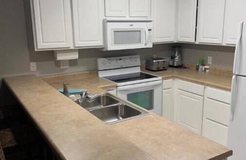Lake Ozark House | Lovely 3-bed 3-bath condo right on the lake