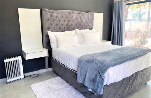 Bulawayo Apartment | Lovely 3 bed all en-suite in Malindela - 2118