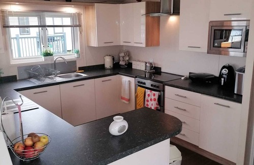 Eyemouth Cabin | Lovely 3-Bed Lodge in Eyemouth with stunning views