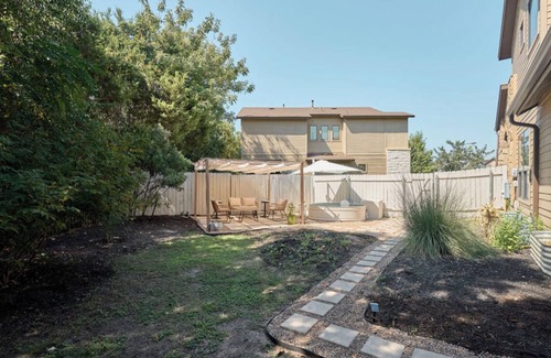 Galindo House | Lovely 3br hot tub+ cold plunge