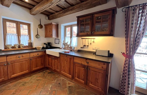 Sankt Martin House | Lovely apartment in villa for 6 people with WIFI, TV, terrace, pets allowed and panoramic view