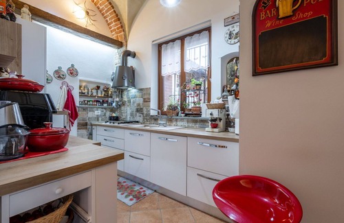 Monastero Bormida Apartment | Lovely apartment for 4 guests with WIFI, TV, patio and pets allowed