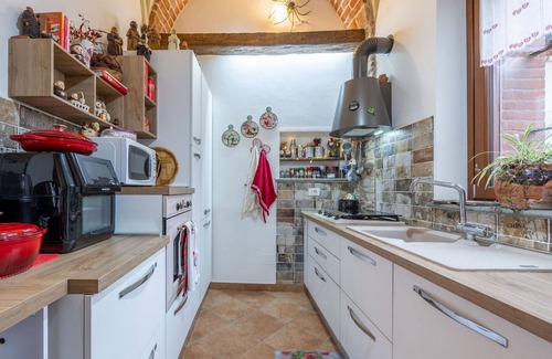 Monastero Bormida Apartment | Lovely apartment for 4 guests with WIFI, TV, patio and pets allowed