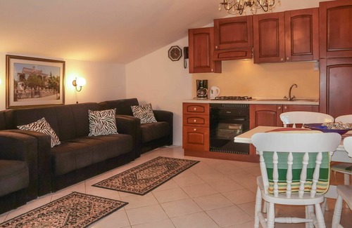 Skrbcici Apartment | Lovely apartment for 6 people with WIFI, A/C, TV and patio