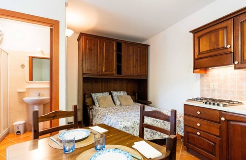Diano Castello Apartment | Lovely apartment for 2 people with WIFI, A/C, pool, terrace, pets allowed and panoramic view