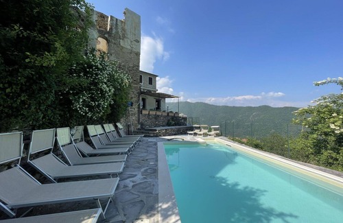 Valloria Apartment | Lovely apartment for 4 people with pool, WIFI, patio, pets allowed and panoramic view