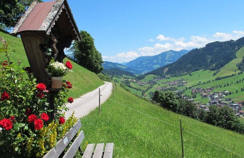 Wildschoenau Apartment | Lovely apartment for 12 guests with WIFI, TV and balcony