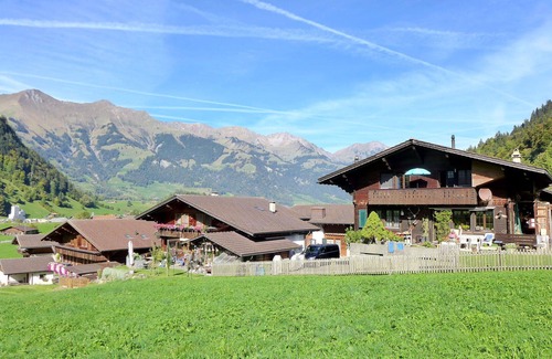 Kandergrund Apartment | Lovely apartment for 4 people with WIFI, TV, balcony, pets allowed and panoramic view