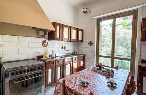 Pietrabruna Apartment | Lovely apartment for 5 guests with WIFI, TV, balcony, pets allowed and panoramic view