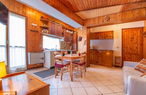 Rivisondoli Apartment | Lovely apartment for 4 people with balcony and pets allowed