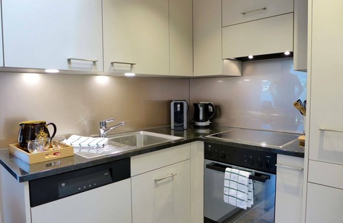 Kandersteg Apartment | Lovely apartment for 3 guests with WIFI, balcony and panoramic view