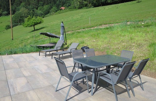 Hofstetten Apartment | Lovely apartment for 4 guests with WIFI, TV, patio and pets allowed