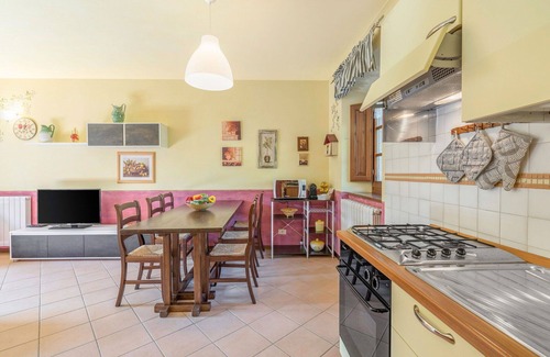 Cutigliano Apartment | Lovely apartment for 4 people with pool, WIFI, TV and pets allowed
