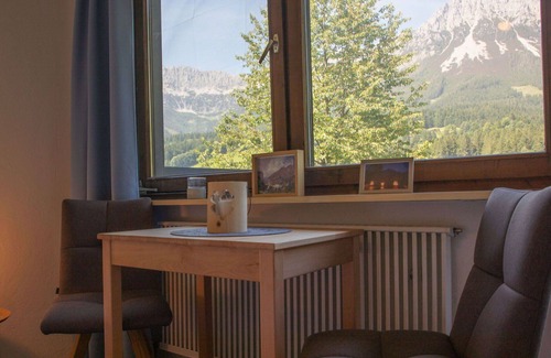 Ellmau Apartment | Lovely apartment for 2 guests with WIFI, TV, terrace and pets allowed