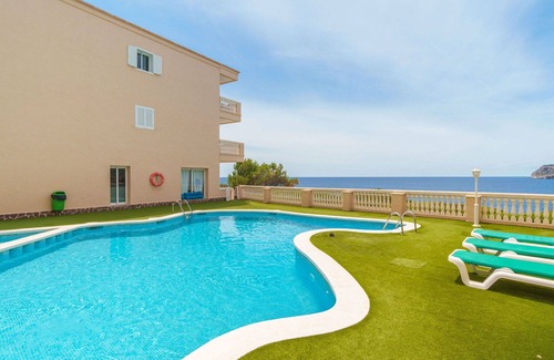 Andraitx Apartment | Lovely apartment for 2 guests with A/C, pool, WIFI, TV and balcony