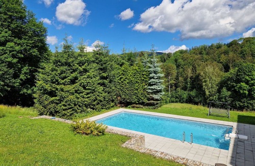Rokytnice nad Jizerou Apartment | Lovely apartment for 3 people with pool, WIFI, TV and terrace